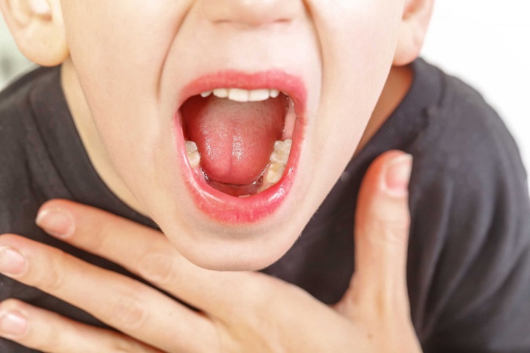 Trẻ có cảm giác đau họng và khó nuốt