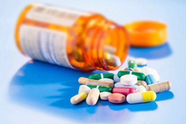 Thuốc ho cho người lớn có thể là nhóm thuốc giảm ho hoặc nhóm kháng sinh, kháng histamin