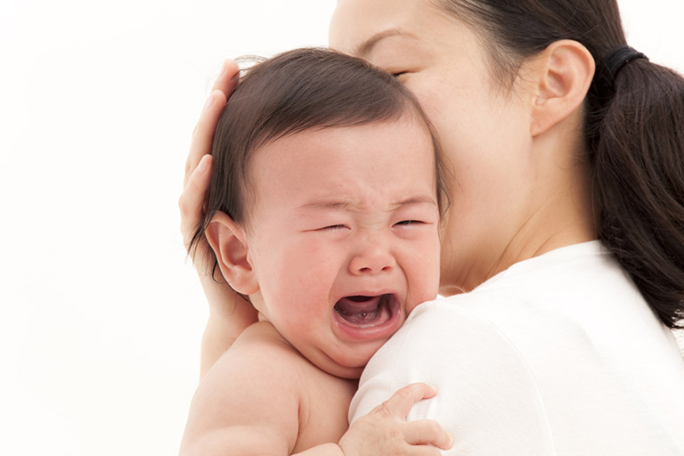 Viêm họng hạt có thể gây ra nhiều biến chứng ảnh hưởng đến sức khỏe của trẻ