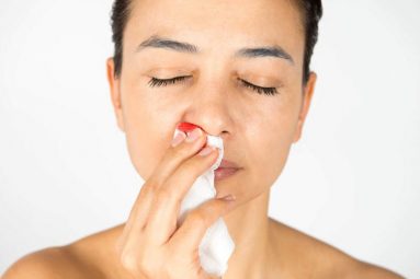 Viêm xoang xì mũi ra máu cảnh báo nhiều dấu hiệu xấu cho sức khỏe